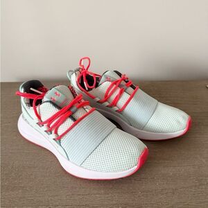 NWOB Under Armour W Charged Breathe Sneaker in Mint and Neon Red Size 7